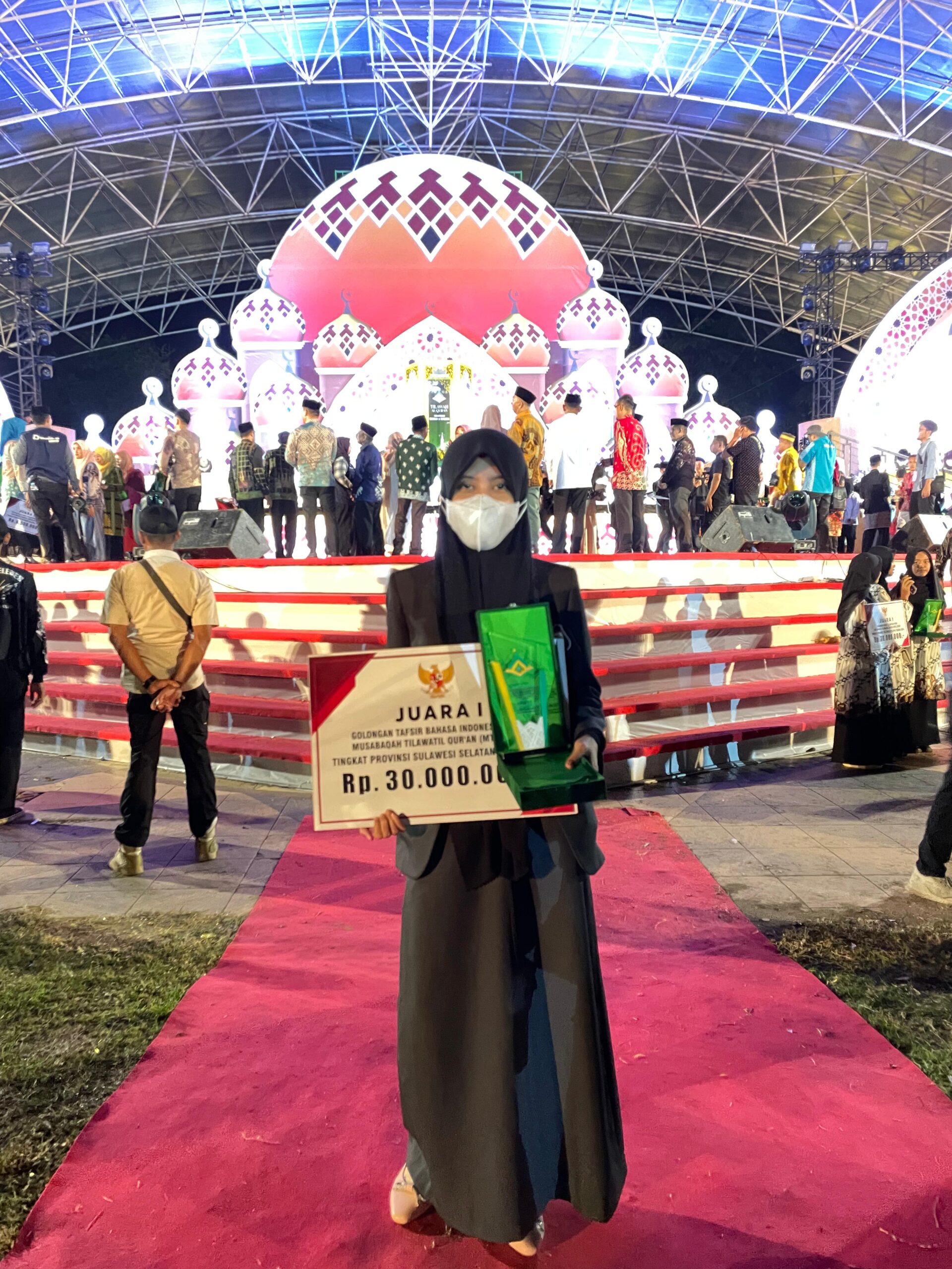 Read more about the article KABAR PRESTASI : Pembina PPTQ Al-Imam Ashim Putri Kampus IV Mawang Raih Juara 1 MTQ XXXIII Provinsi Sulawesi Selatan