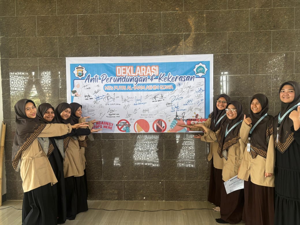 Read more about the article Latihan Kepemimpinan dan Deklarasi Anti Kekerasan, Wujud Pendidikan Karakter di MTs Putri Al-Imam Ashim Gowa